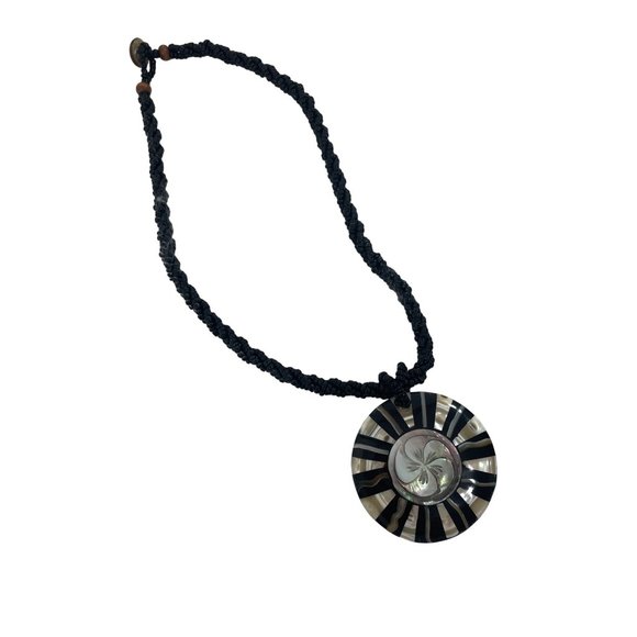 Abalone Medallion Shell Necklace Mother of Pearl Black Beads 18” Round Flower - Picture 12 of 16